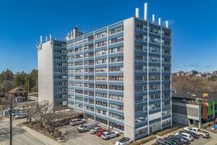 Colonel By Towers in Ottawa, ON - Building Photo