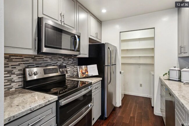 31 Corte Mesa Dr in San Rafael, CA - Building Photo - Building Photo