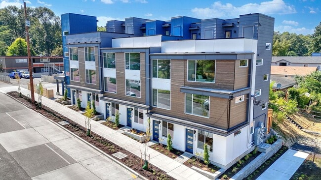 2830 S Walden St in Seattle, WA - Building Photo - Building Photo