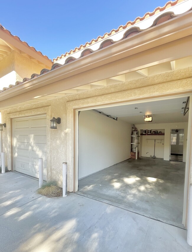 410 S Ventura St in Ojai, CA - Foto de edificio - Building Photo