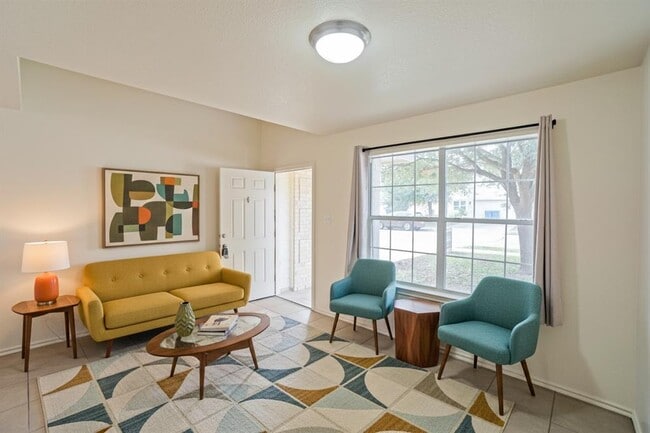 714 Lavaca Loop in Elgin, TX - Building Photo - Building Photo