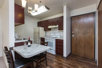 The Outlook Apartments in Anchorage, AK - Building Photo - Building Photo