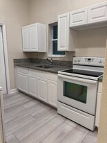 1040 17th St in West Palm Beach, FL - Building Photo