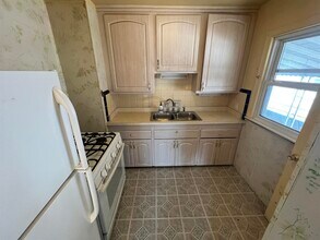 21041 Eastwood Blvd in Warren, MI - Building Photo - Building Photo