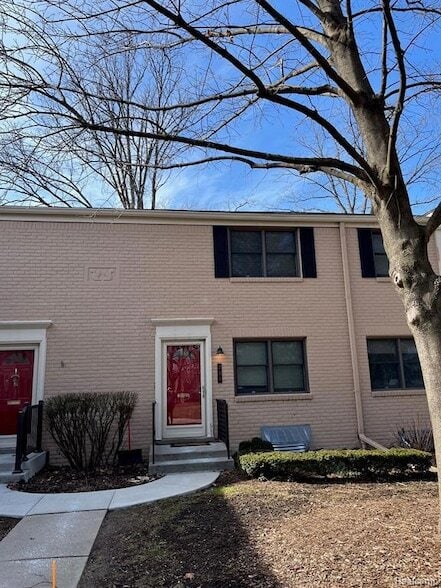 721 N Eton St in Birmingham, MI - Foto de edificio