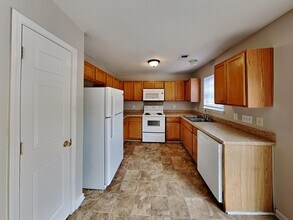 3428 Ann Franklin Ct in Charlotte, NC - Foto de edificio - Building Photo