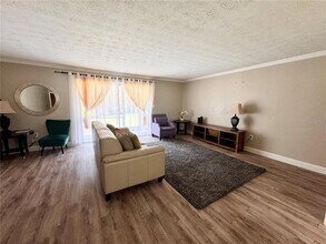 4318 Lake Underhill Rd in Orlando, FL - Building Photo - Building Photo