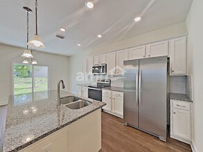 8625 Highfield Ave in Jacksonville, FL - Building Photo - Building Photo