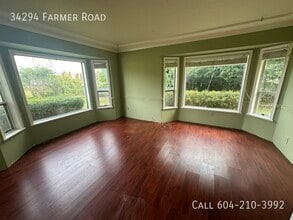 34294 Farmer Rd in Abbotsford, BC - Building Photo - Building Photo