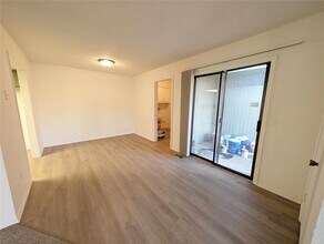 9030 Roxbury Terrace in Oklahoma City, OK - Building Photo - Building Photo