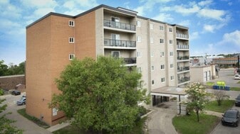 530 Daer Blvd in Winnipeg, MB - Building Photo