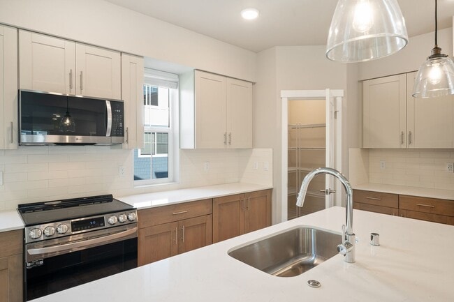 property at 1322 194th St SE