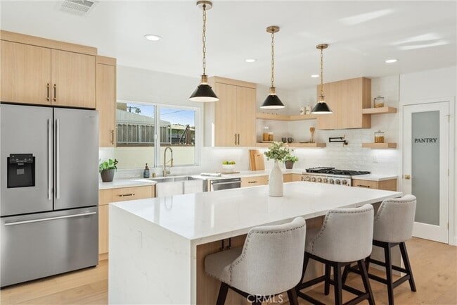 3945 S Norton Ave in Los Angeles, CA - Foto de edificio - Building Photo