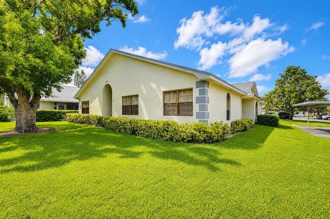 property at 2749 Countryside Blvd