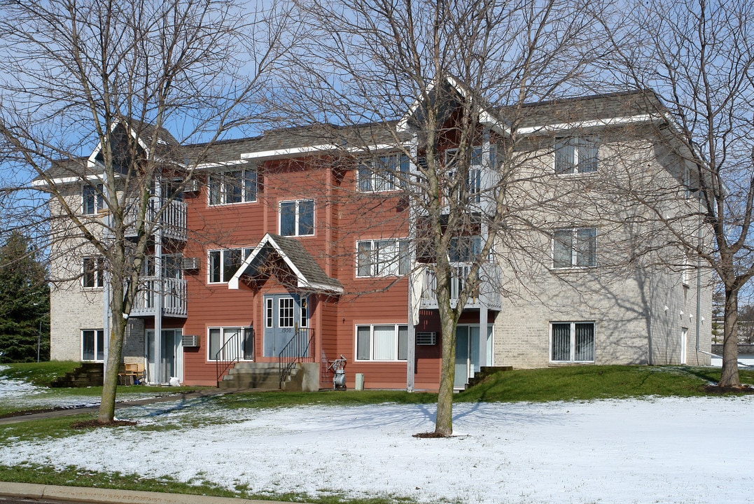 1950 Roosevelt Dr in Northfield, MN - Foto de edificio