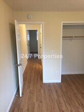 1315 NE 181st Ave-Unit -1 in Portland, OR - Foto de edificio - Building Photo