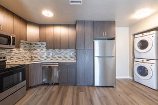 Willowick in Aurora, CO - Building Photo