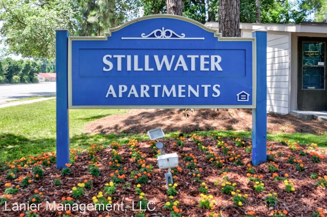 6815 Waters Ave in Savannah, GA - Foto de edificio