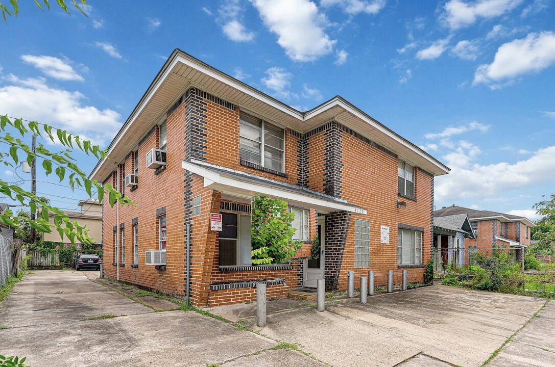 4720 Polk St in Houston, TX - Building Photo