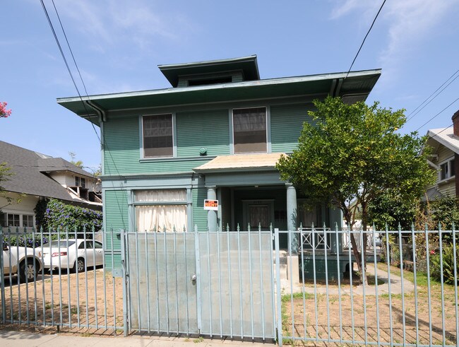 2107-2109 Oak St in Los Angeles, CA - Building Photo - Building Photo