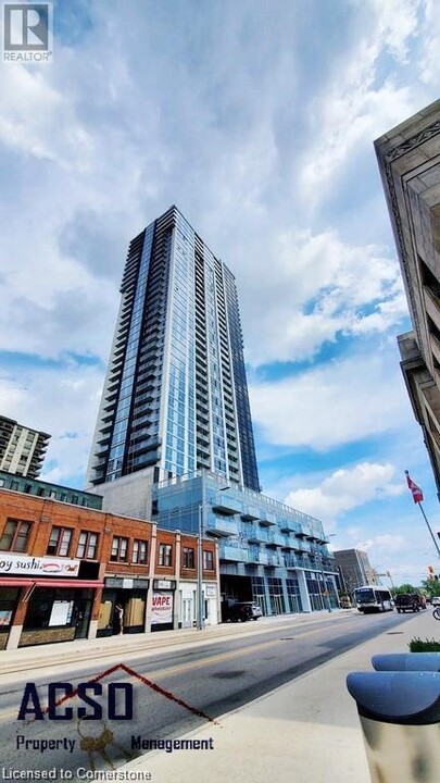 60 Frederick St in Kitchener, ON - Building Photo