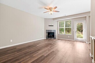 1006 Valley Rock Dr in Lithonia, GA - Foto de edificio - Building Photo