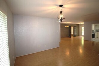 804 Wateka Way in Richardson, TX - Building Photo - Building Photo