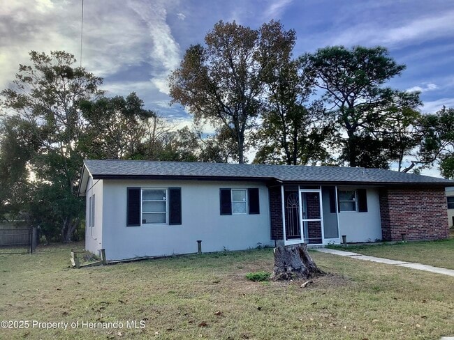 7322 Pinehurst Dr in Spring Hill, FL - Building Photo - Building Photo