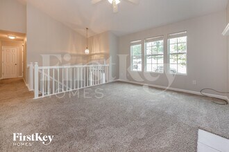 240 Greensprings Dr in Palmetto, GA - Foto de edificio - Building Photo