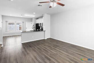 105 Switchgrass St in San Marcos, TX - Building Photo - Building Photo