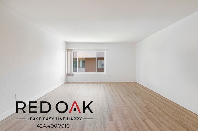 property at 2900 W Lincoln Ave