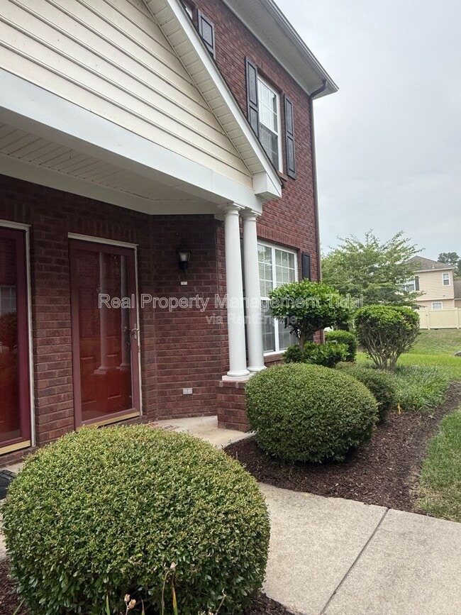 5813 Ludington Dr