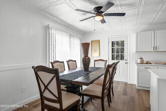 54221 Cravey Rd in Callahan, FL - Foto de edificio - Building Photo