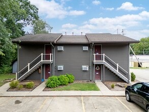 164 S Portage St in Doylestown, OH - Foto de edificio - Building Photo