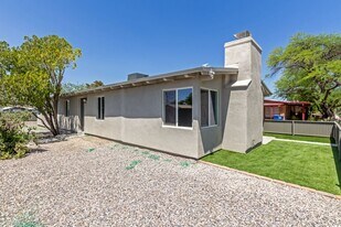 2110 N Highland Ave in Tucson, AZ - Building Photo