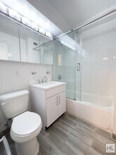 EAST 56 STREET in New York, NY - Foto de edificio - Building Photo