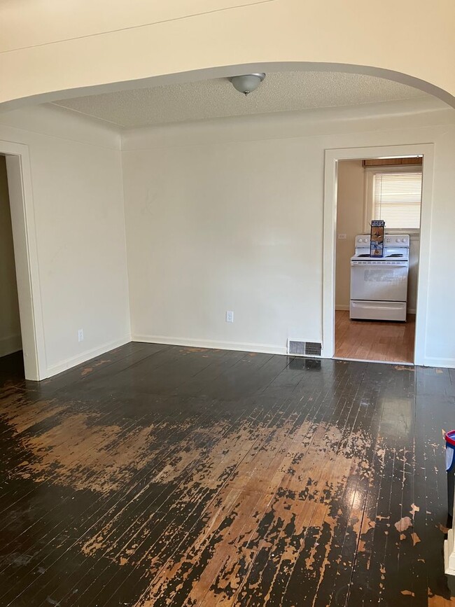 4321 Menton St in Flint, MI - Building Photo - Building Photo