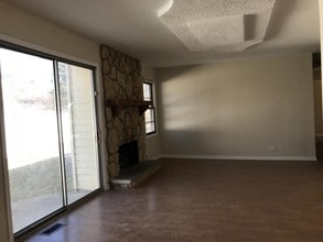 2372 Crescent Ln S in Aurora, IL - Building Photo - Building Photo