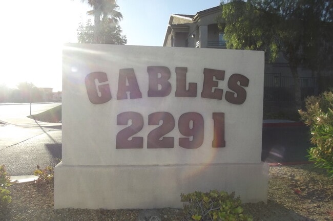 2291 W Horizon Ridge Pkwy