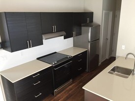 84 Main St, Unit 302 in Mineola, NY - Building Photo