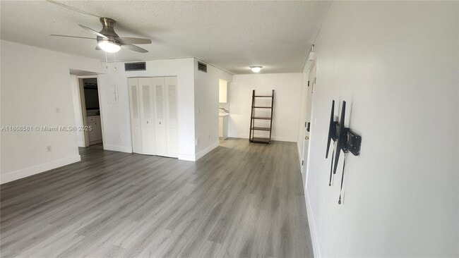 7231 Miami Lakes Dr in Miami Lakes, FL - Building Photo - Building Photo