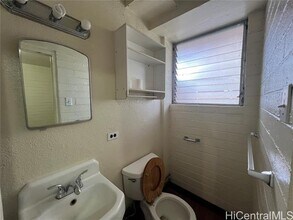 215 Paoakalani Ave in Honolulu, HI - Building Photo - Building Photo