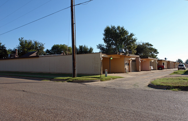 5002-5009 27th St in Lubbock, TX - Foto de edificio - Building Photo