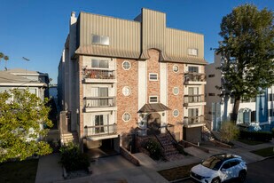 1750 N Harvard Blvd in Los Angeles, CA - Building Photo