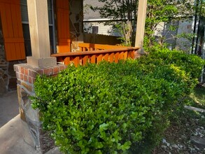 5702 Sendero Spgs in San Antonio, TX - Building Photo - Building Photo