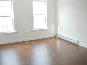 289 Chelsea St, Unit 1 in Boston, MA - Building Photo - Building Photo