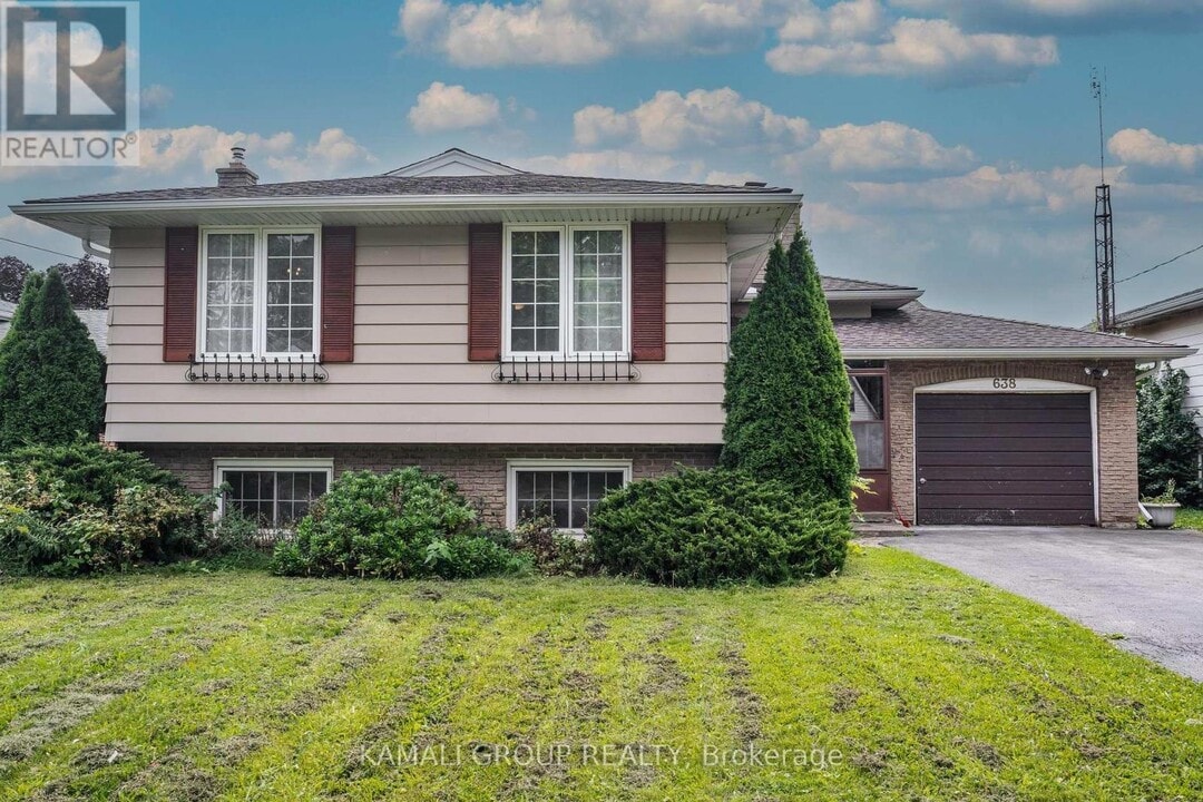 638 Carlton St in St Catharines, ON - Building Photo