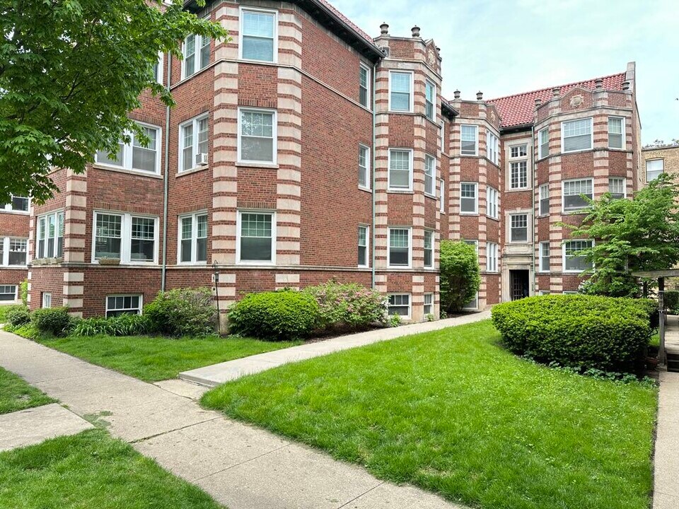 327 Kedzie St in Evanston, IL - Building Photo