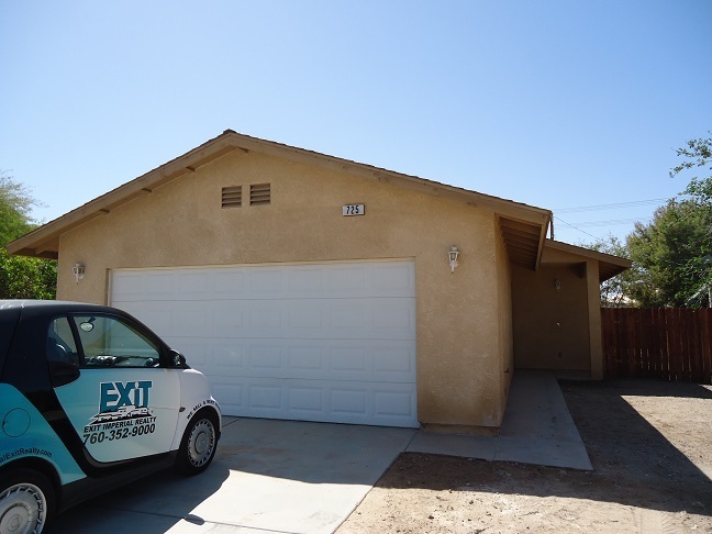 725 Grape Ct in Holtville, CA - Building Photo