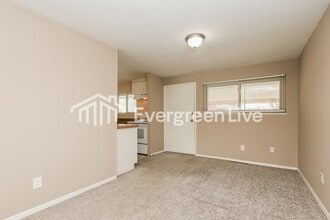 3927 Elmira Dr in Kettering, OH - Building Photo - Building Photo